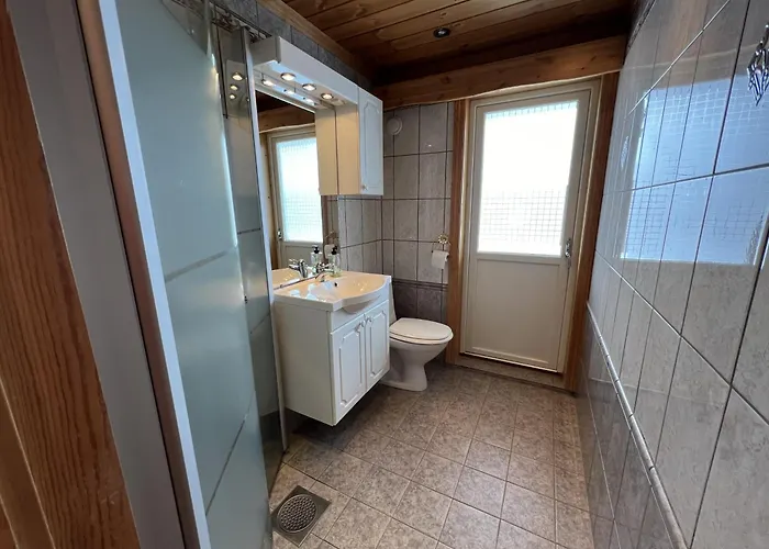 Familiehytte Med Peis Og Badstu I Sentrum *