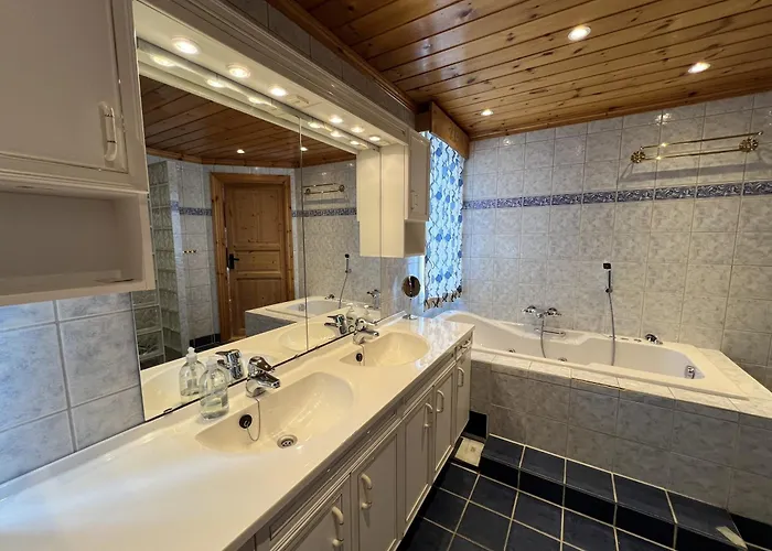 Familiehytte Med Peis Og Badstu I Sentrum Dom wakacyjny