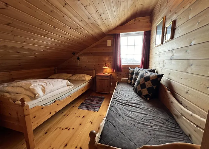 Ferienhaus Familiehytte Med Peis Og Badstu I Sentrum