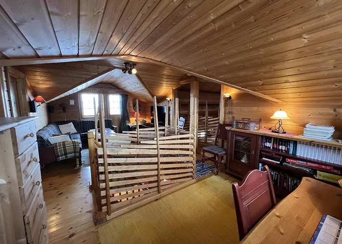 Familiehytte Med Peis Og Badstu I Sentrum *