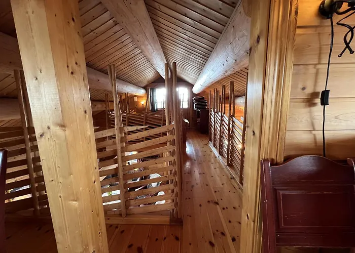 Ferienhaus Familiehytte Med Peis Og Badstu I Sentrum